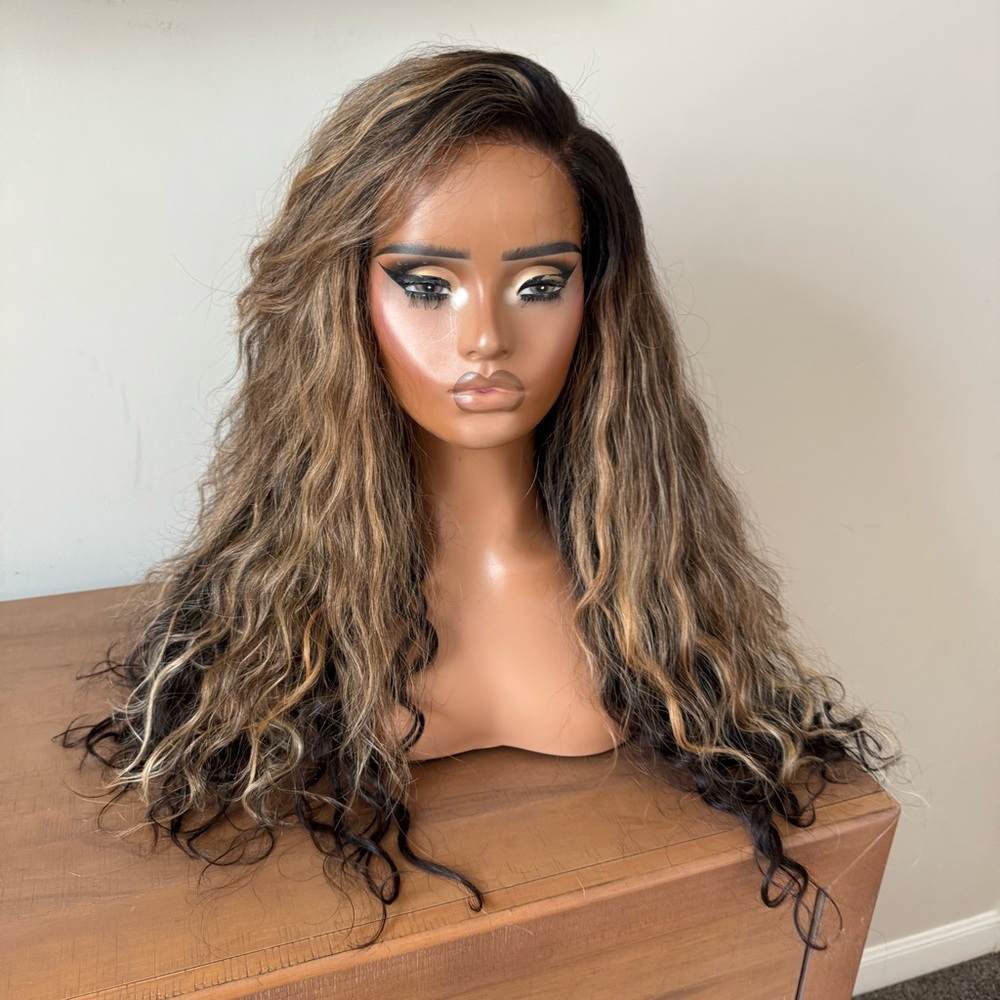 Dimensional Blonde Wig - 100% Raw
Human Hair | HD Lace - Picture 4 of 12